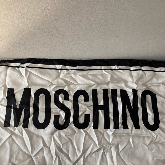 Moschino: COUTURE! Black & White 100% silk LOGO scarf NWT - Picture 4 of 6
